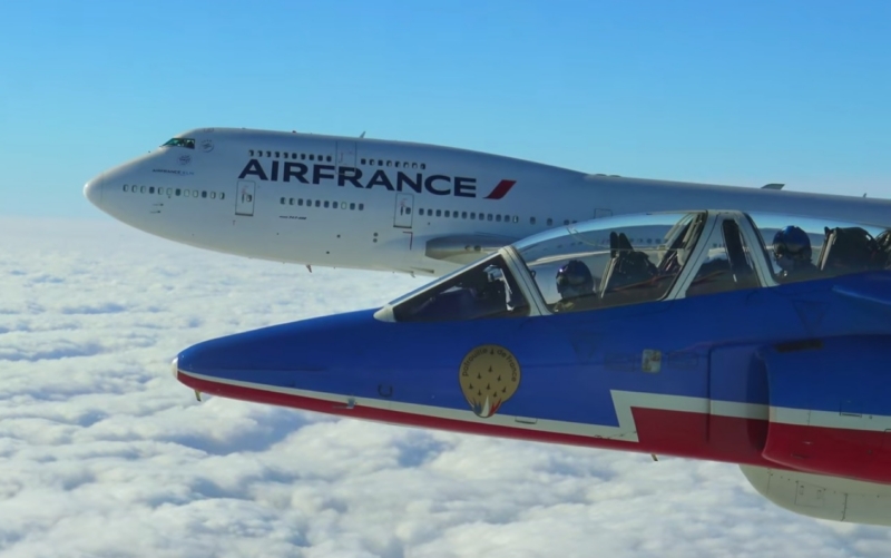 Legendák randevúja: Air France B747-es és Patrouille de France-kötelék 