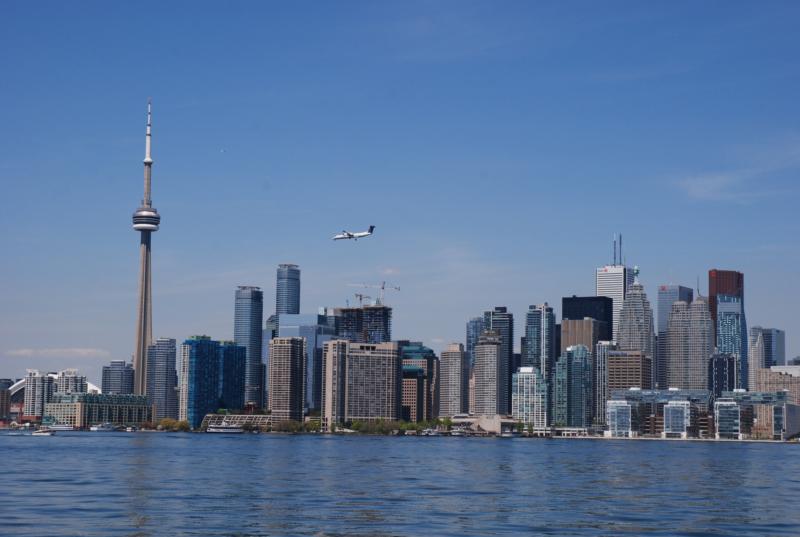 Toronto City Airport - Toronto belvárosa a háttérben